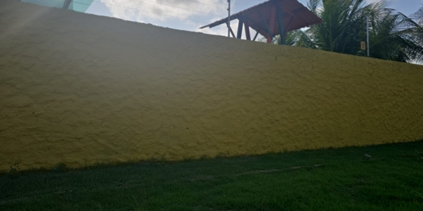 Casa grande para alugar em Salinas PA, com 7 quartos, piscina e conforto para acomodar até 30 pessoas com tranquilidade.