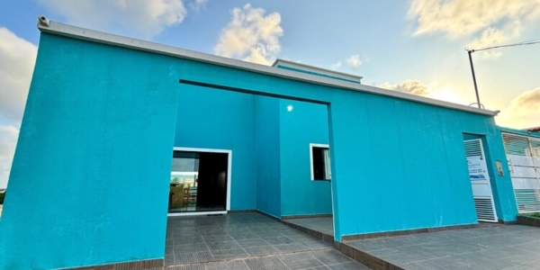 Imóvel localizado a apenas 1000 metros da praia em Salinas.