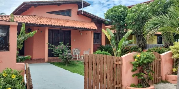 Estacionamento e Acesso da Casa em Salinas