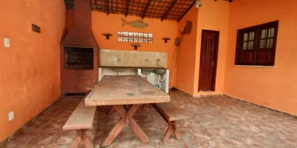 Casa para alugar em Salinas com área gourmet privativa e churrasqueira para churrasco em família.