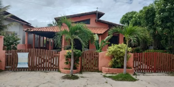 Casa de temporada em Salinas localizada a 800 metros da Praia do Atalaia no Pará.
